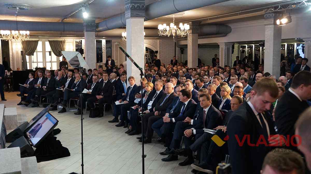 Poroshenko-Groysman-11