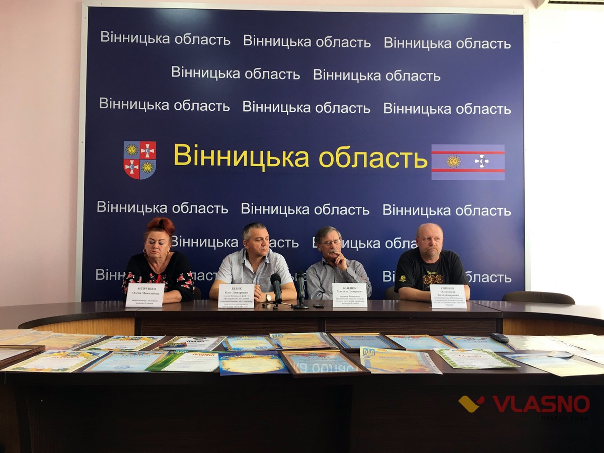 Vinnyckyy-lyalkovyy-teatr-na-gastrolyah-1