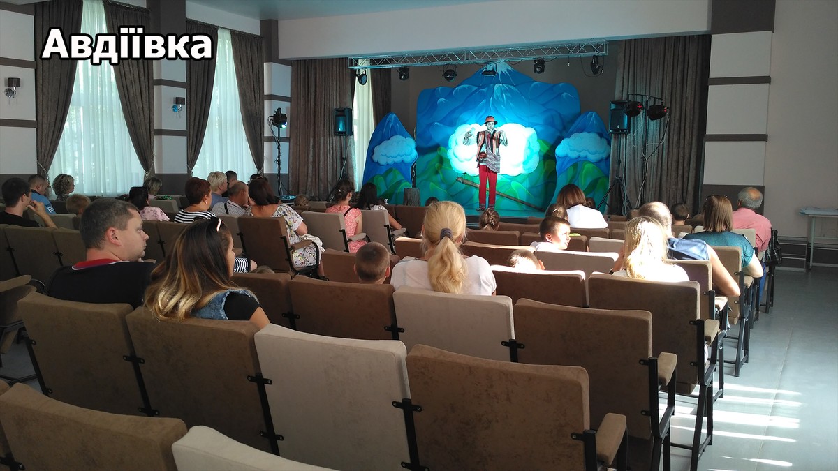 Vinnyckyy-lyalkovyy-teatr-na-gastrolyah-4