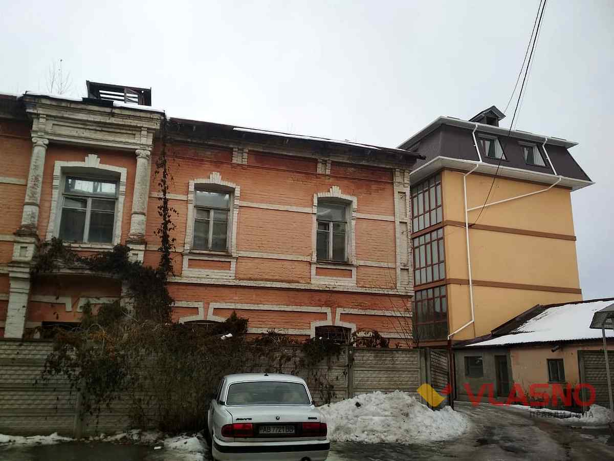 znesty-budynok-u-centri-Vinnyci-1 1