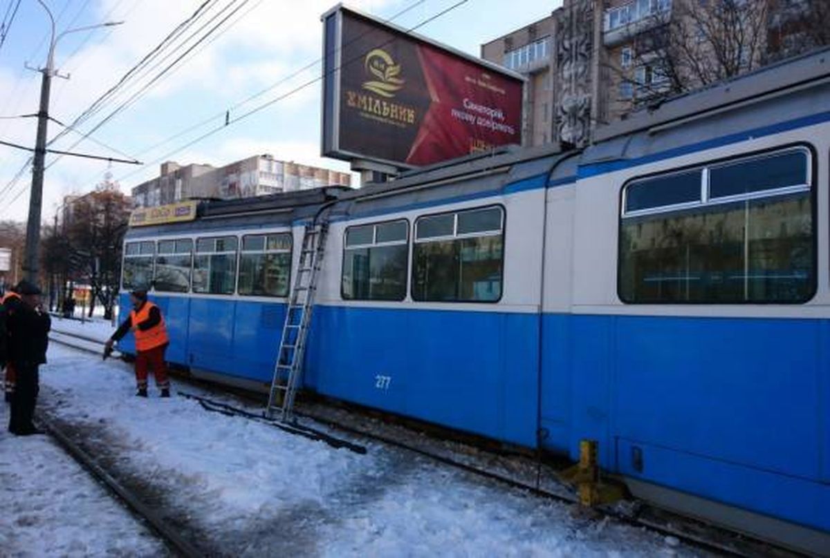 tramvay-ziyshov-z-koliyi