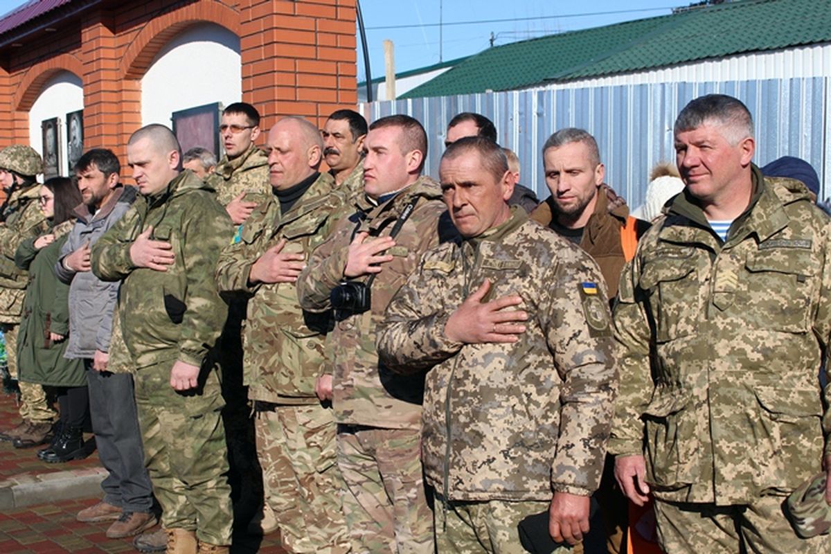 меморіальна дошка атовцю в Гайсині фото