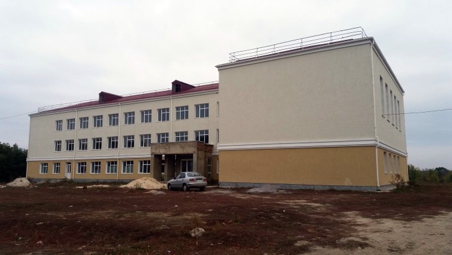 школа у Зведенівці фото