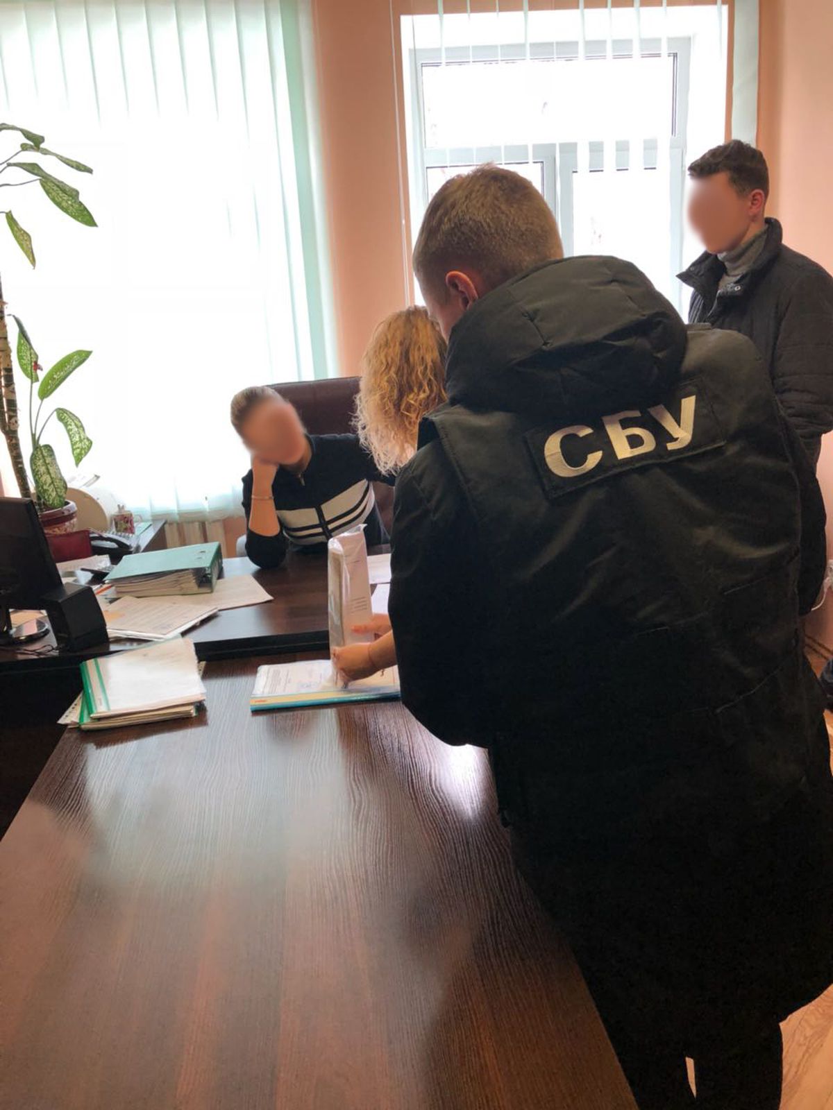 Vysokoposadovets-Vinnytskoi-ODA-popavsia-na-khabari-u-40-tysiach-hryven1