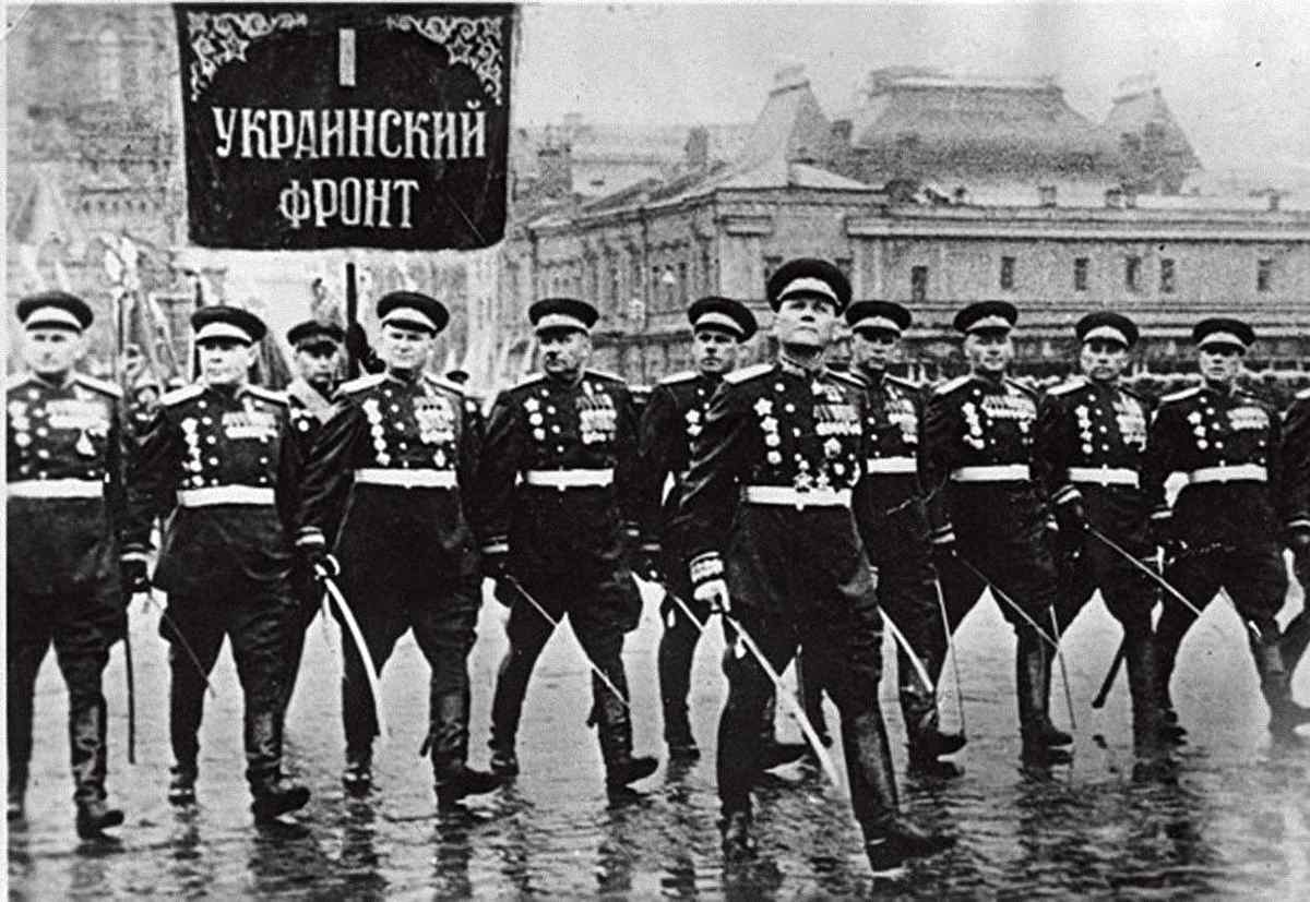 perchui ukrainskii front 1