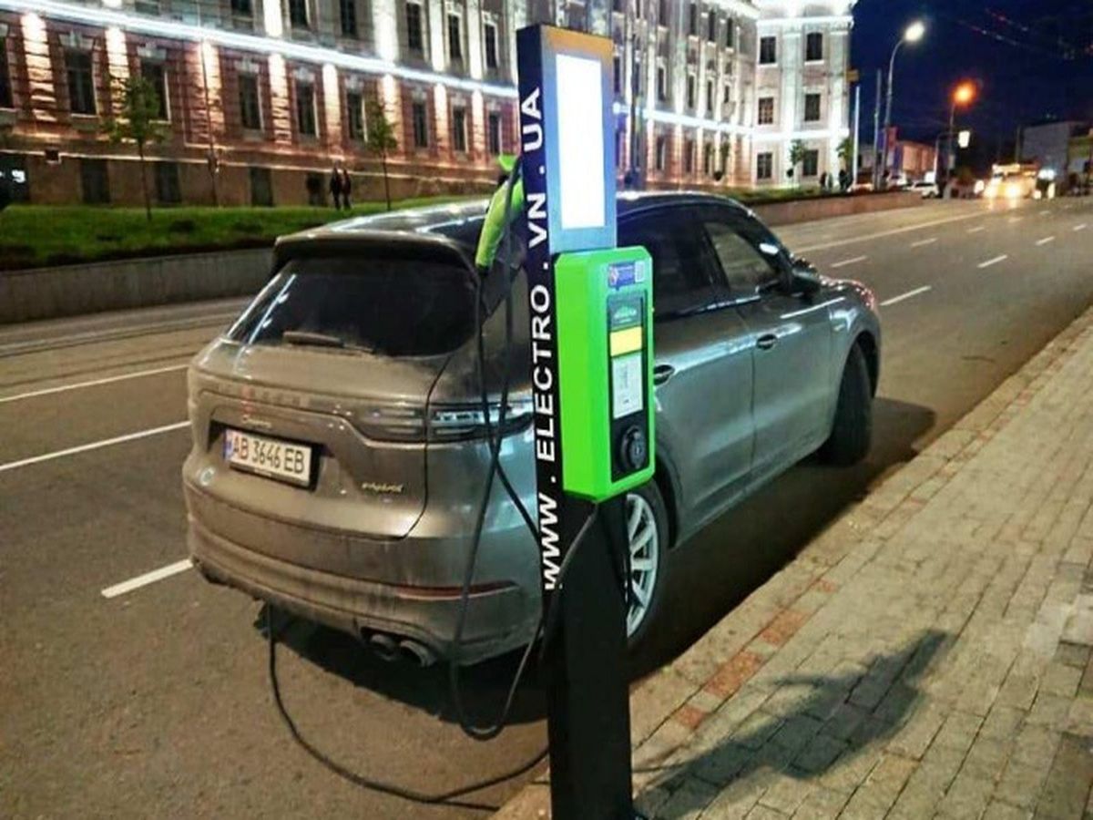 zapravka dlya elektromobiliv u vinnytsi 1