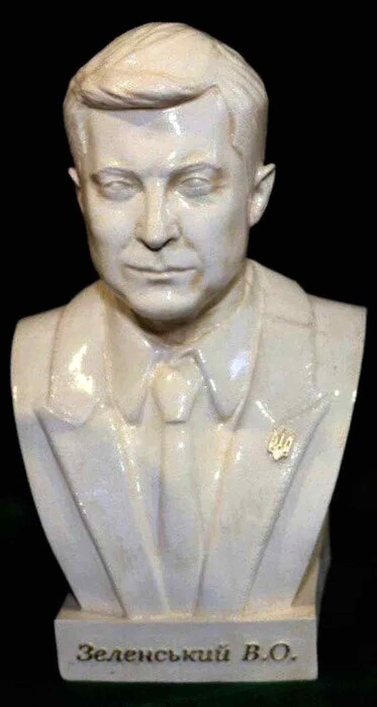 bust-zelenskogo-3 1