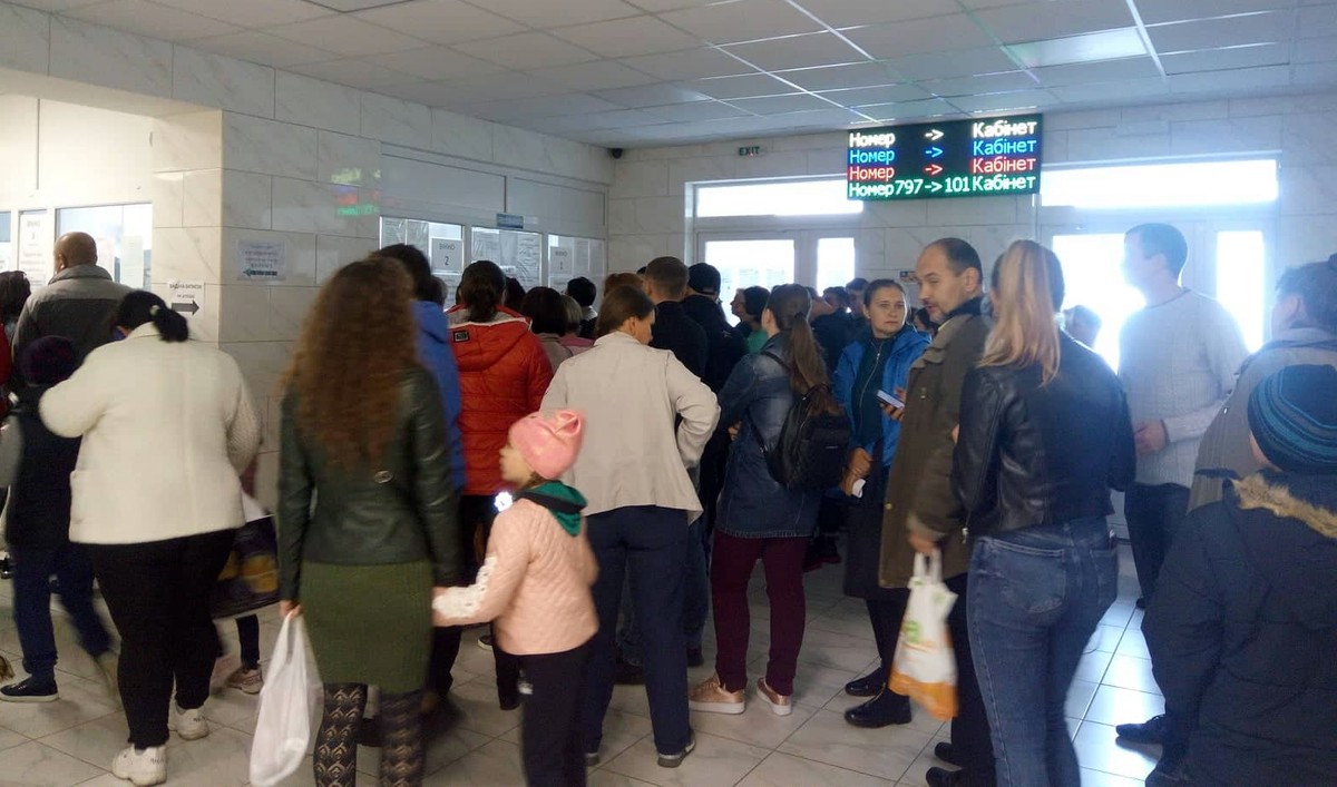 cherga-v-likarni-Vinnyci-3