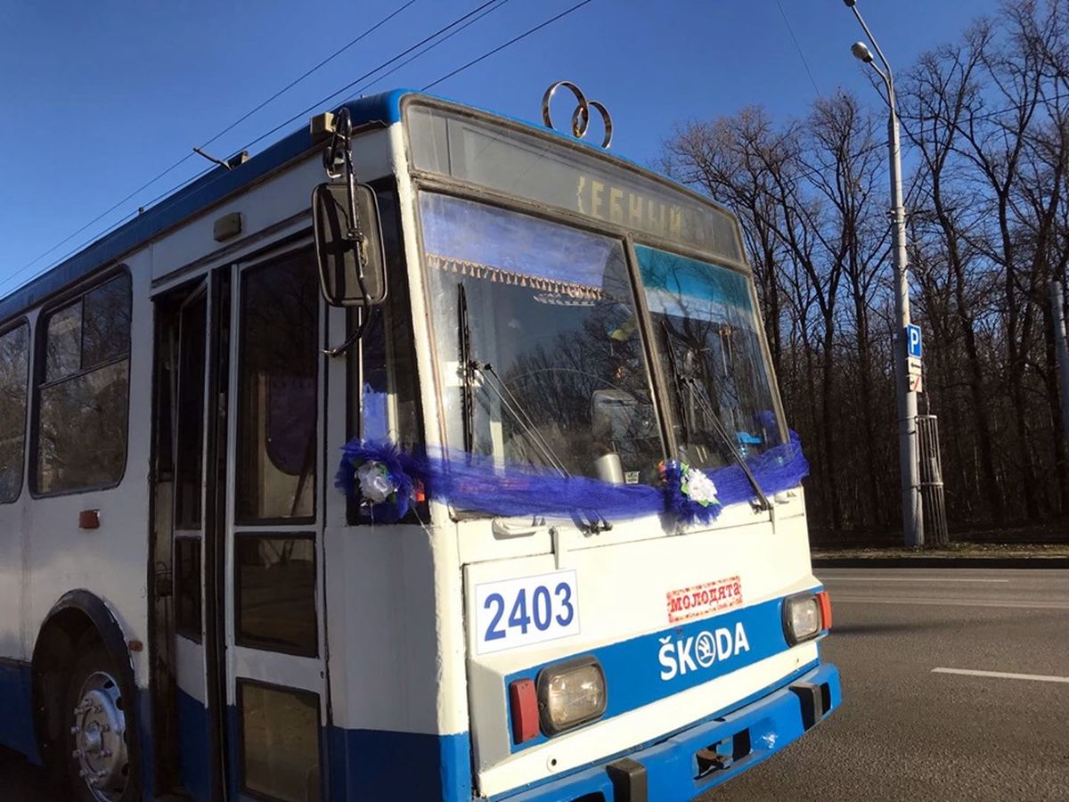 vessillya-v-troleybusi-3