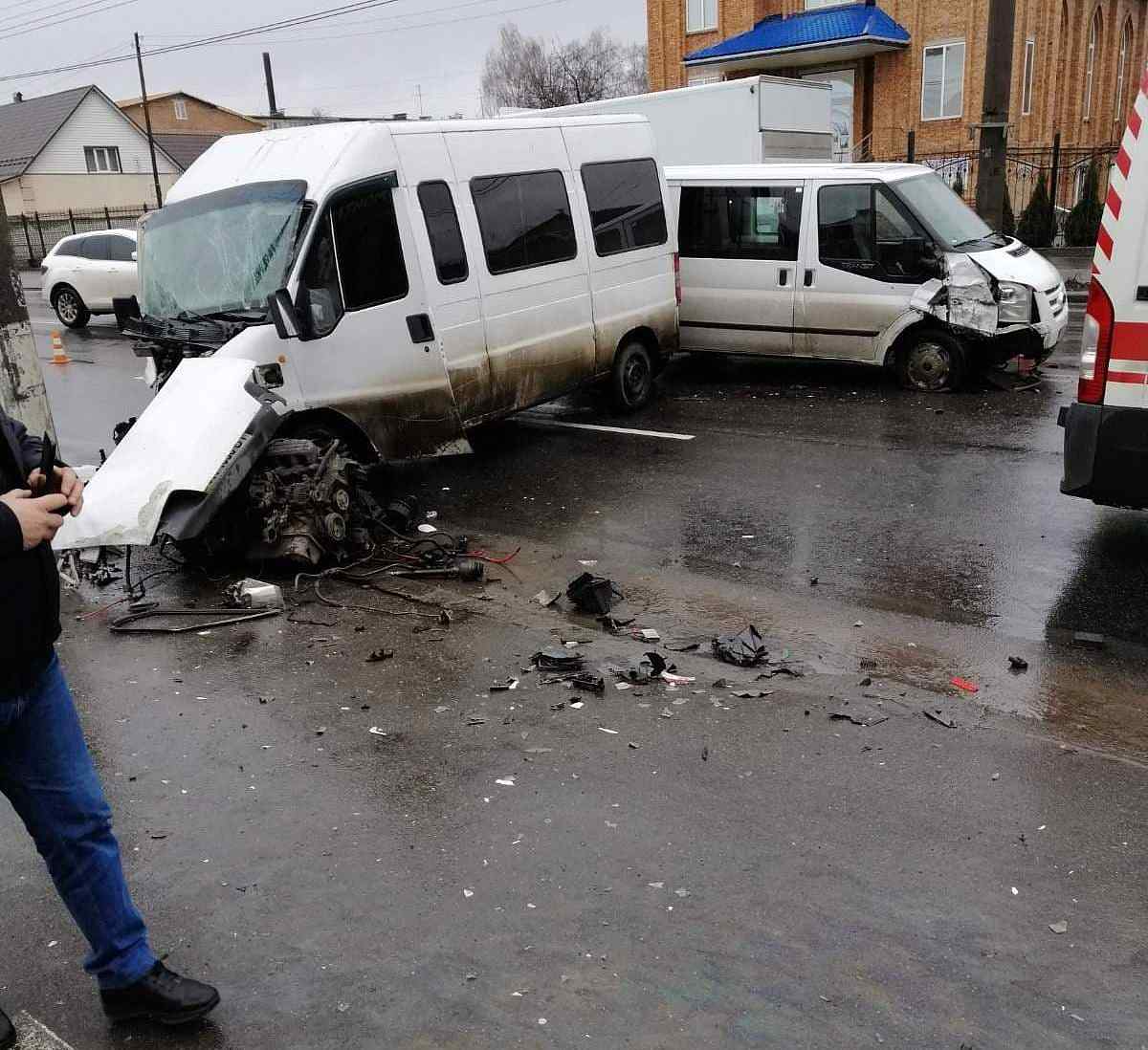 Fiat-vrizavsya-u-stovp-2 1