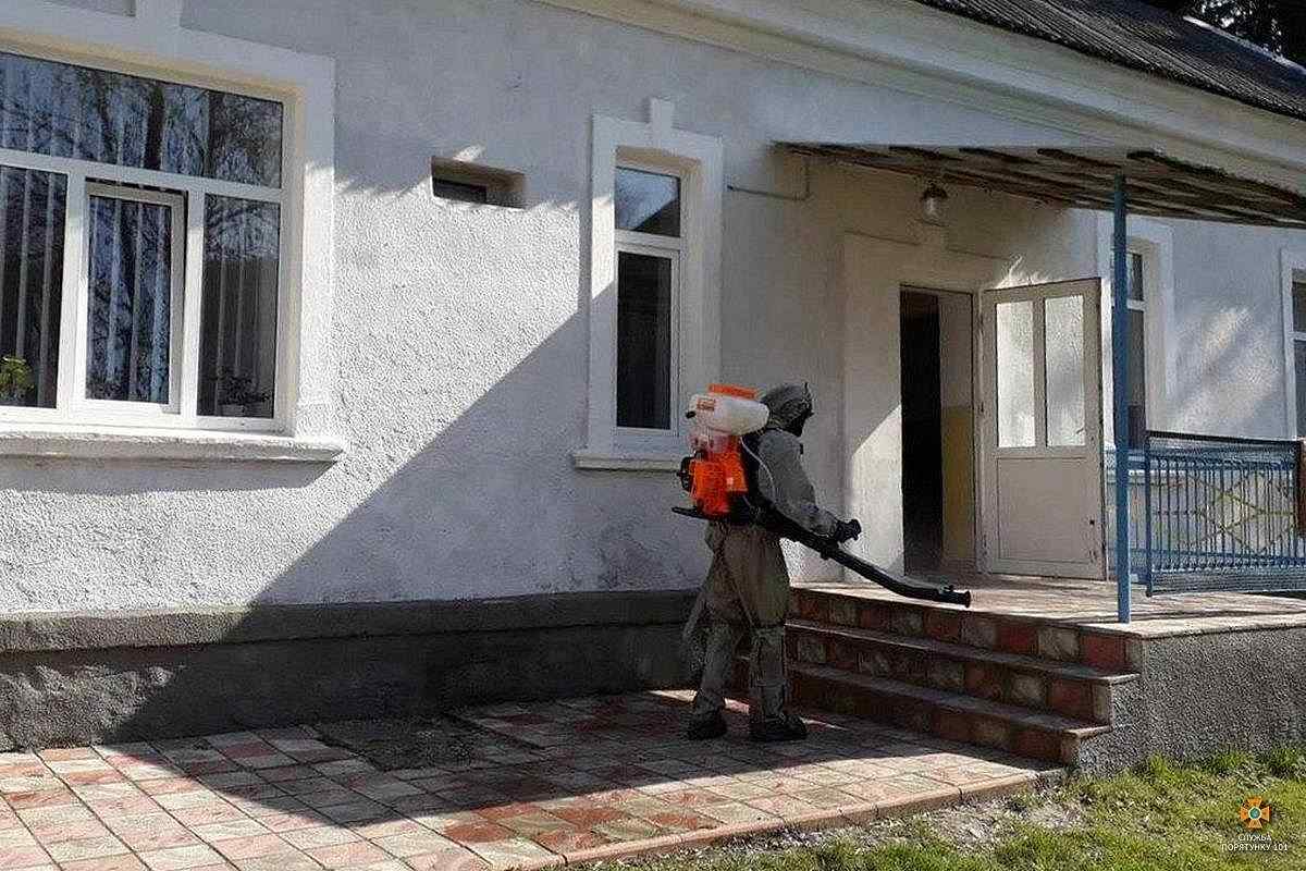 medyky-koronavirys- 1