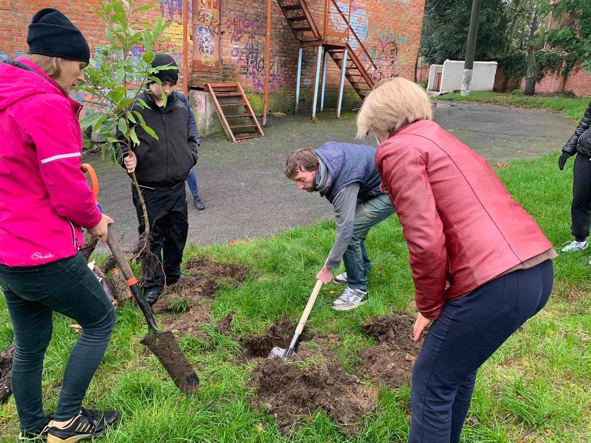 122092100 652678245392419 1139338987079271354 n