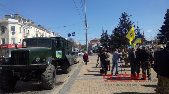 Освячений КрАЗ відправився на війну 