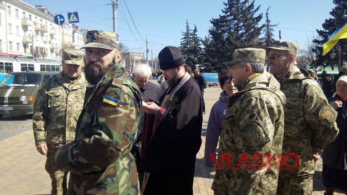 Освячений КрАЗ відправився на війну 