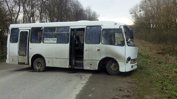 В Агрономічному автобус зіштовхнувся з автівкою: є постраждалі