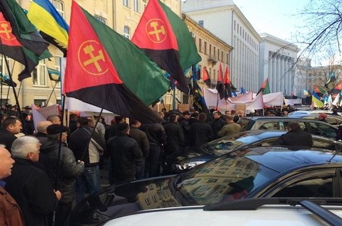 Шахтарі пікетують Адміністрацію Президента