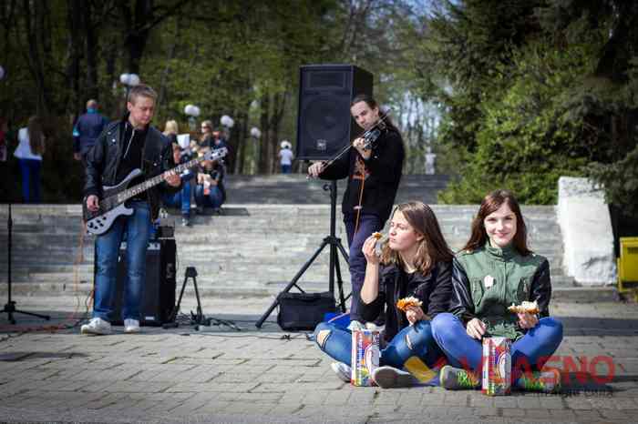  У Вінницькому парку Горького “будували” містечко доброти 