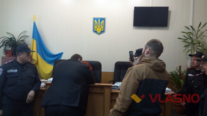 Нардеп влаштував скандал у Вінницькому суді 