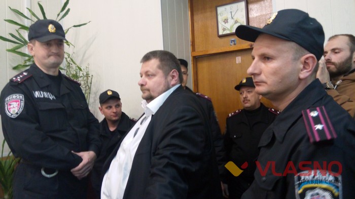 Нардеп влаштував скандал у Вінницькому суді 