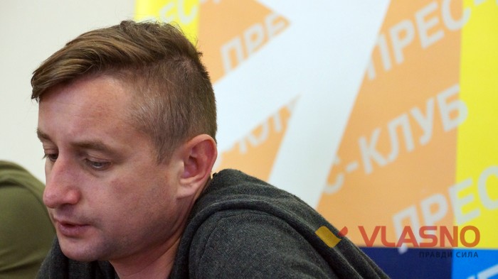 Жадан читав вінничанам вірші про любов та війну
