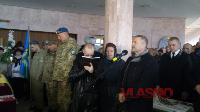 Три дні скорботи:  у Вінниці поховали двох «кіборгів»