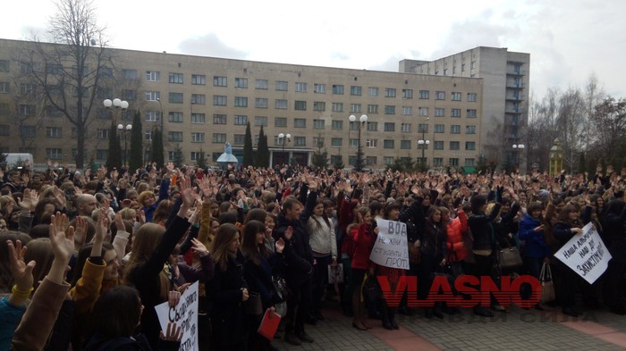 Аварійний гуртожиток зіштовхнув лобами вінницьких та донецьких студентів 