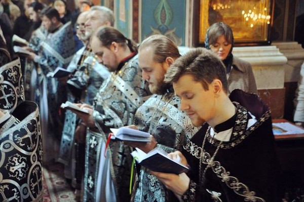  До Великодня залишилось три дні: моліться, допомагайте та любіть один одного