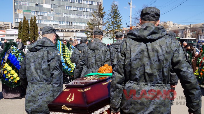 Вінниця знову тужить за полеглим воїном: прощання із “Сантою”