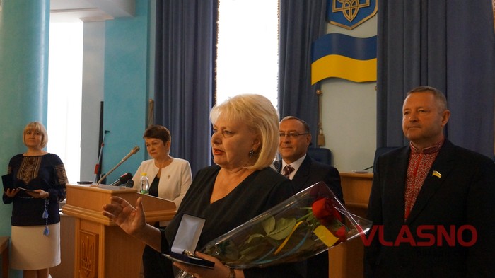 нагородження вінничан почесною відзнакою «За заслуги перед Вінниччиною» фото