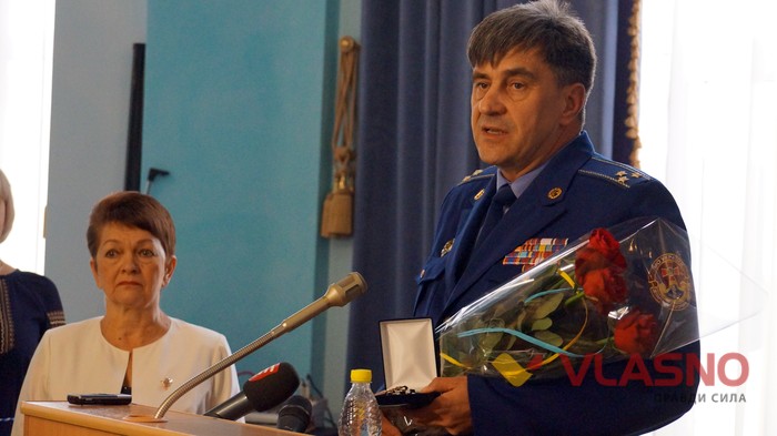 нагородження вінничан почесною відзнакою «За заслуги перед Вінниччиною» фото