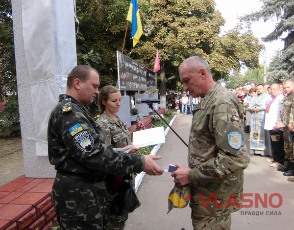 відкриття пам'ятника бійцям АТО у Тульчині фото