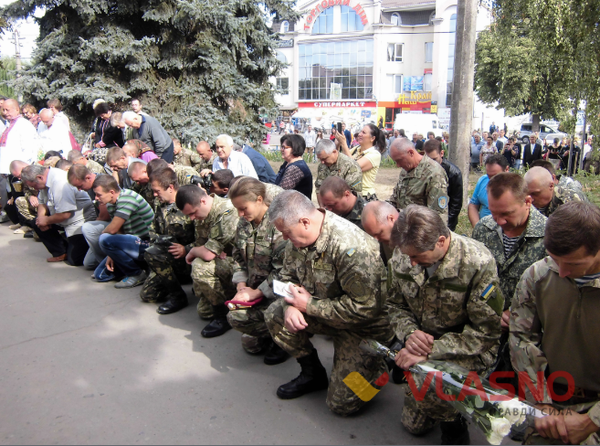відкриття пам'ятника бійцям АТО у Тульчині фото