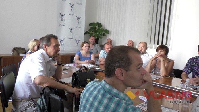круглий стіл на тему прозорості місцевих бюджетів у Вінниці фото