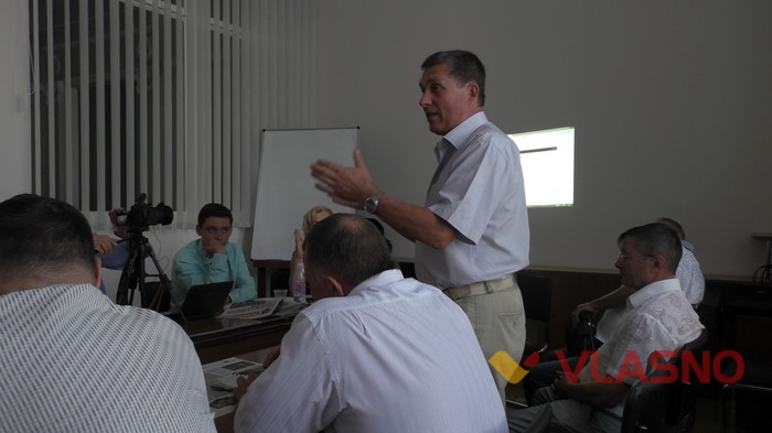 круглий стіл на тему прозорості місцевих бюджетів у Вінниці фото