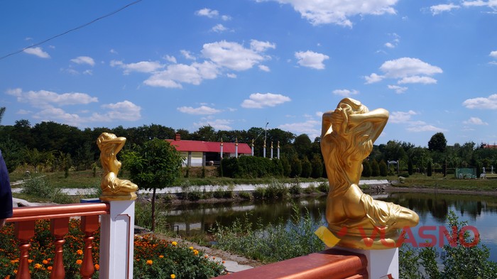 античний парк у селі Селище фото