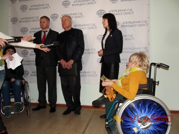 дитячий куточок у Вінницькому апеляційному суді фото