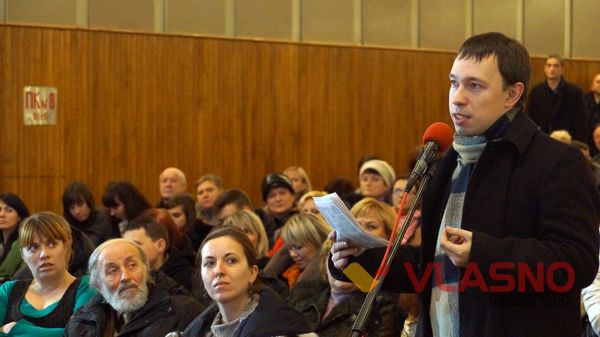 пропонував назвати іменем загиблого в АТО вінничанина Тараса Сича. Пропозицію не підтримали, вулиця матиме ім'я Івана Хоменка.