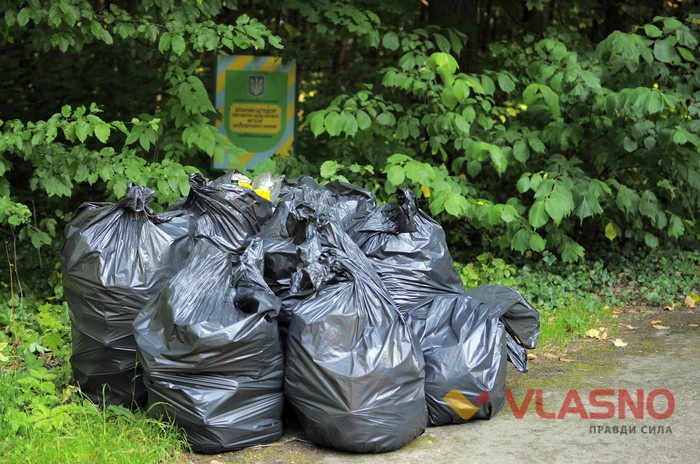 суботник у вінницькому ботанічному саду фото