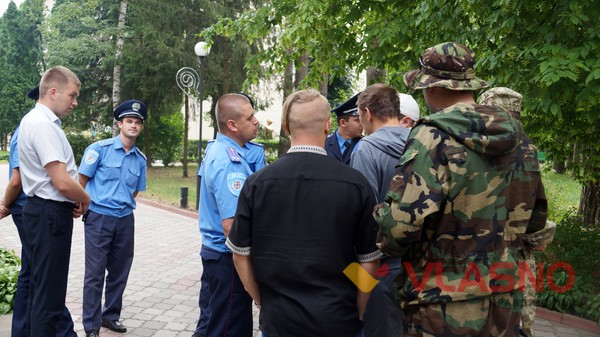 закриття дельфінарію у Хмільнику фото