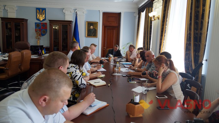 нарада з приводу МСЕК у Вінницькій облраді фото