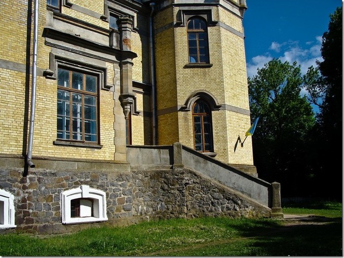 замок у селі Митки на Вінниччині фото