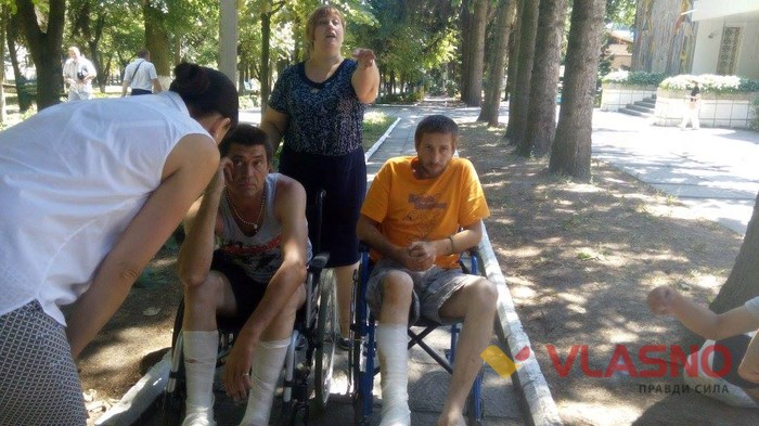 волонтери у Вінницькому військовому госпіталі фото