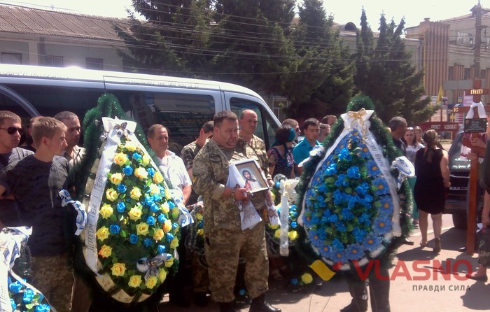похорони волонтерів Олени Павлівської та Петра Козака фото