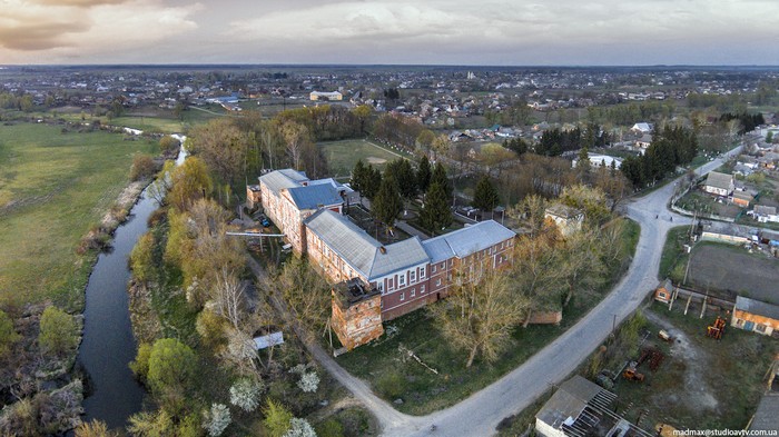 палац в Іванові на Вінниччині фото