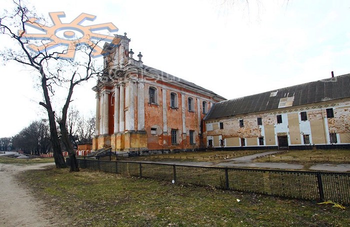 костел Непорочного зачаття діви Марії у селі Іванів фото