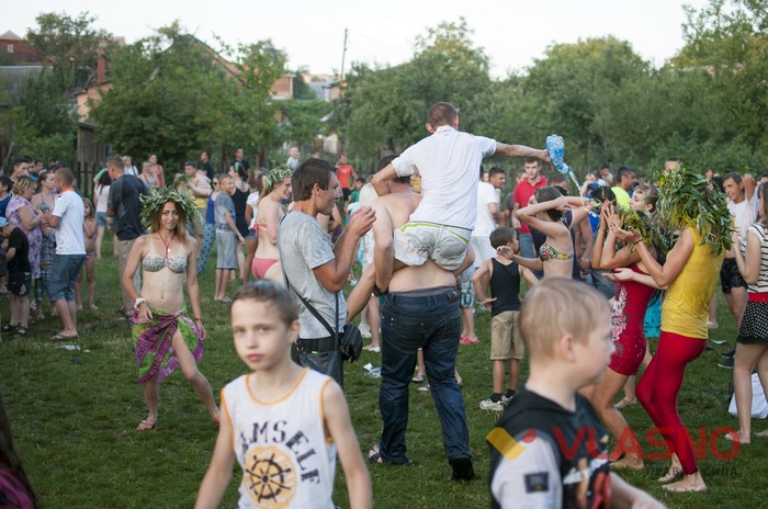 святкування Івана Купала на пляжі "Хімік" у Вінниці фото