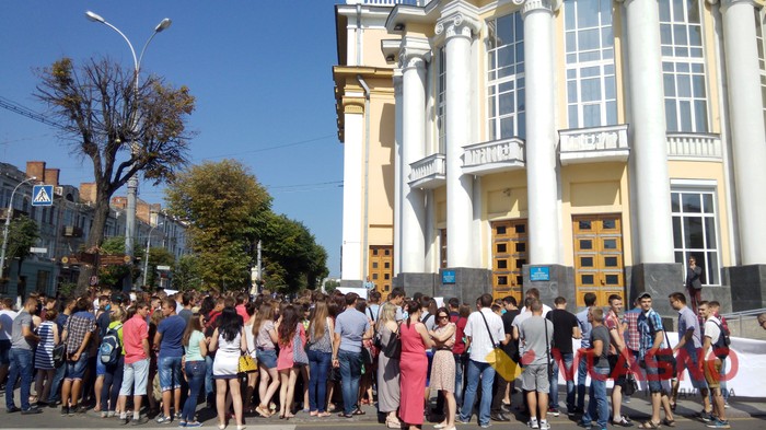 пікет студентів Вінницького аграрного університету фото