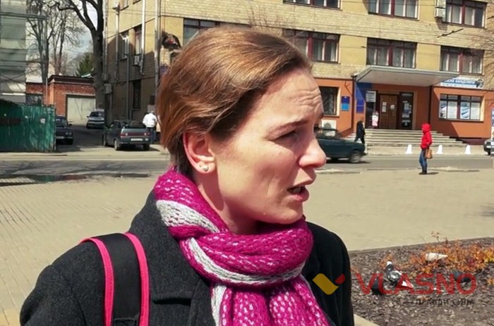 Перед Шевченком на Театральній поклали нову плитку фото