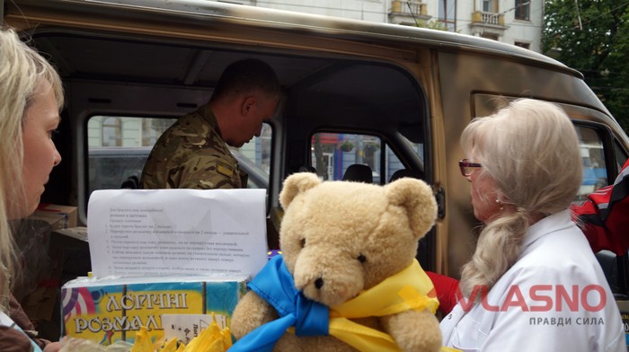 вінницькі волонтери передали подарунки у Краматорськ фото