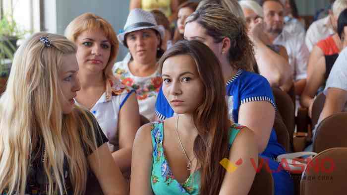 вінницькі волонтери отримали подяки та медалі "За гідність та патріотизм" від Всеукраїнського об'єднання громадян "Країна" фото